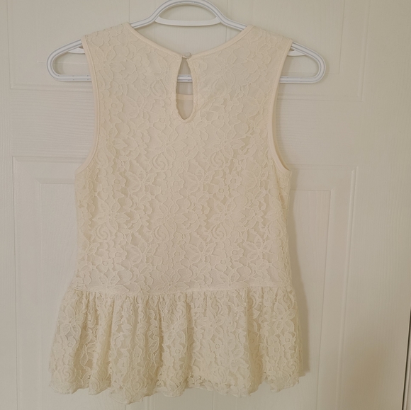 Garage Sleeveless Lace Peplum Top. Cream. XS. - Picture 2 of 3